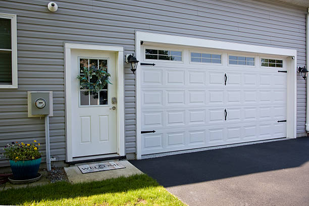 24/7 Emergency Garage Door Panel Replacement experts in Polk County County, WI